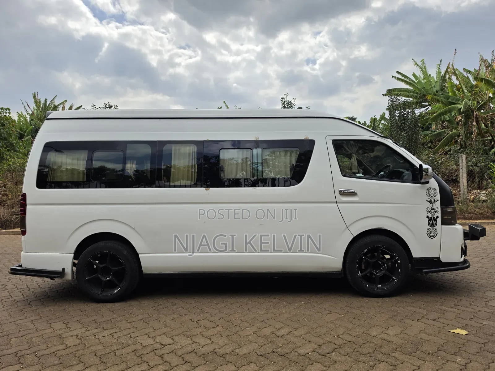 Toyota HiAce 2018 White