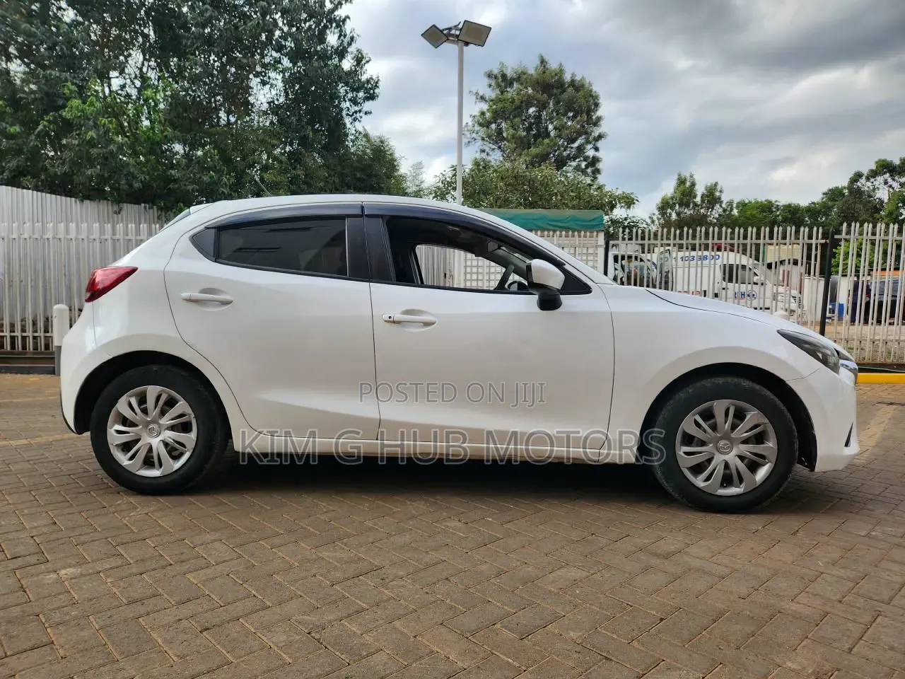Mazda Demio 2016 Pearl