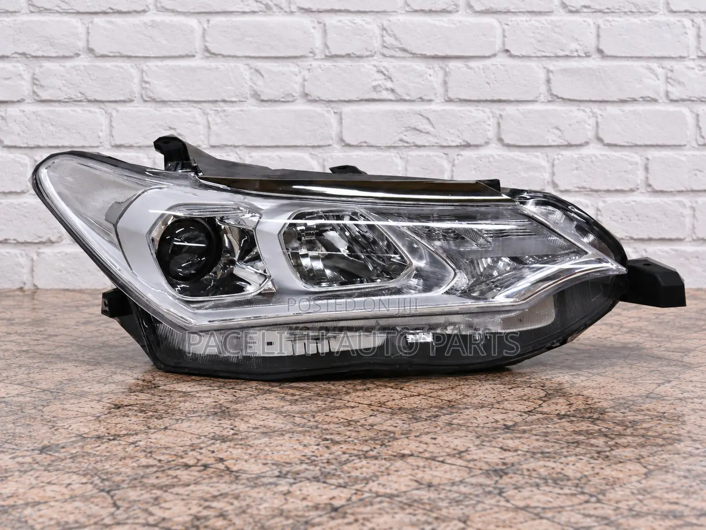 Head Lamp / Light Toyota Axio Fielder 2015 - 2019 Xenon