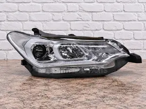 Head Lamp / Light Toyota Axio Fielder 2015 - 2019 Xenon