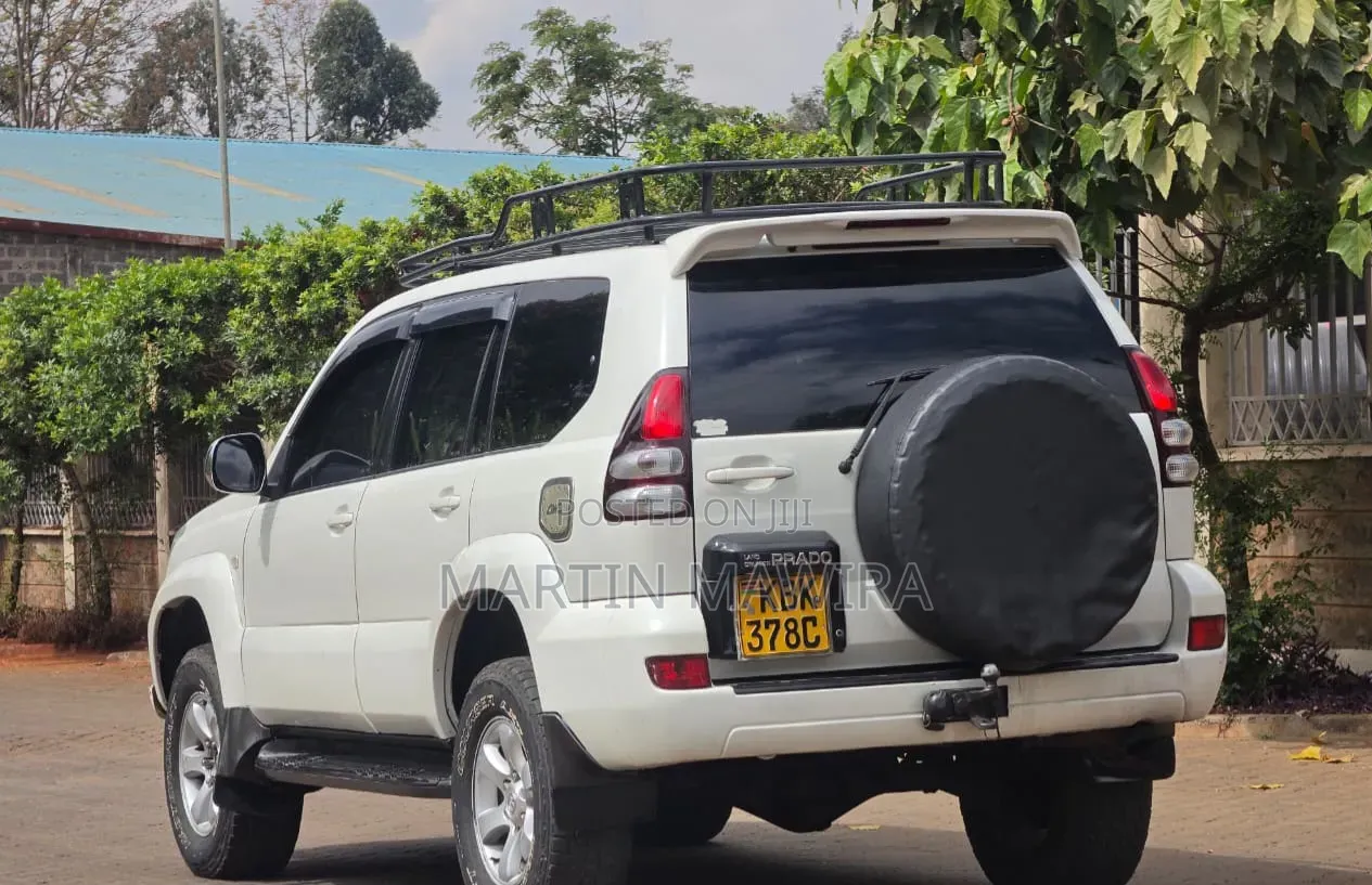 Toyota Land Cruiser Prado 2004 White