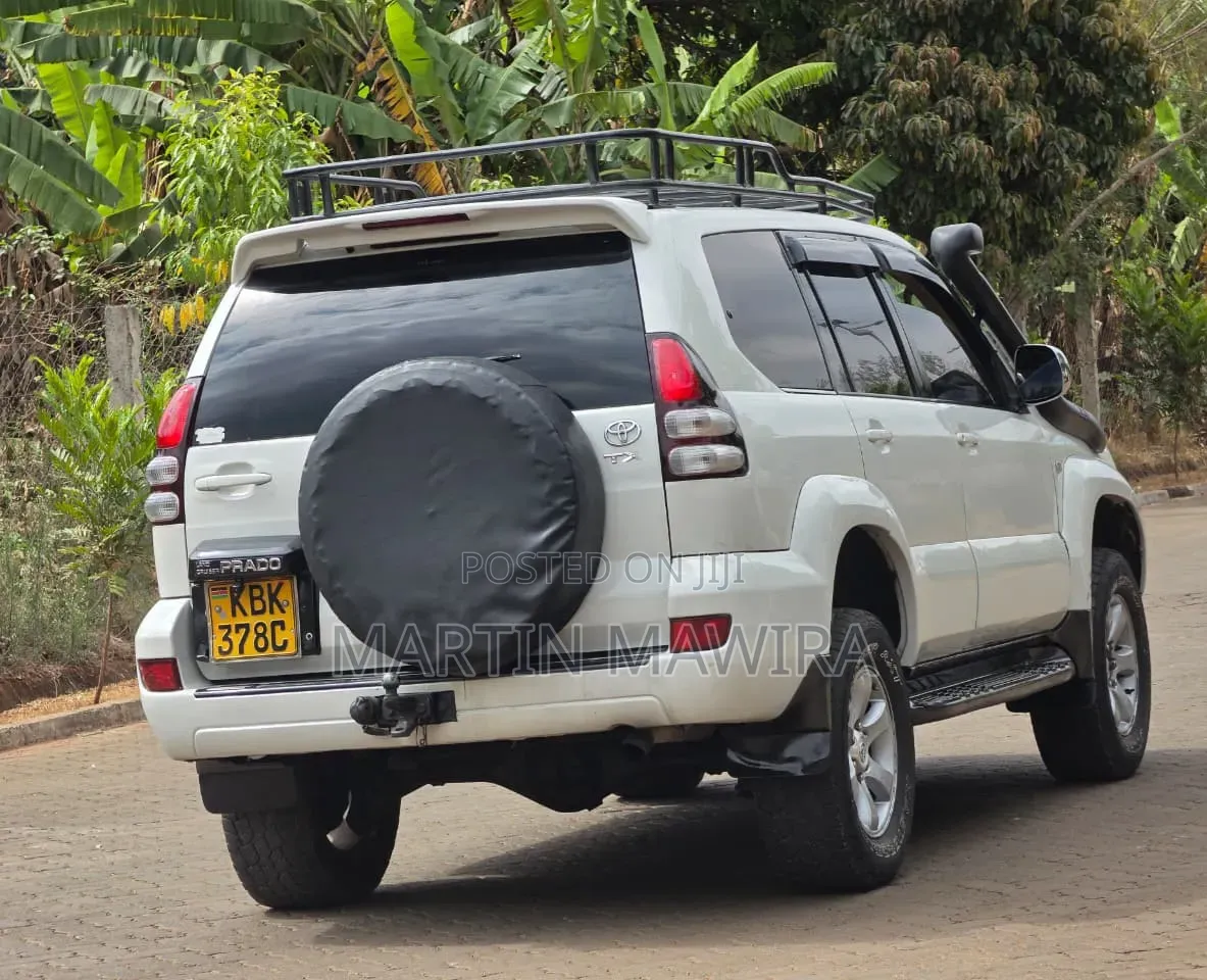 Toyota Land Cruiser Prado 2004 White
