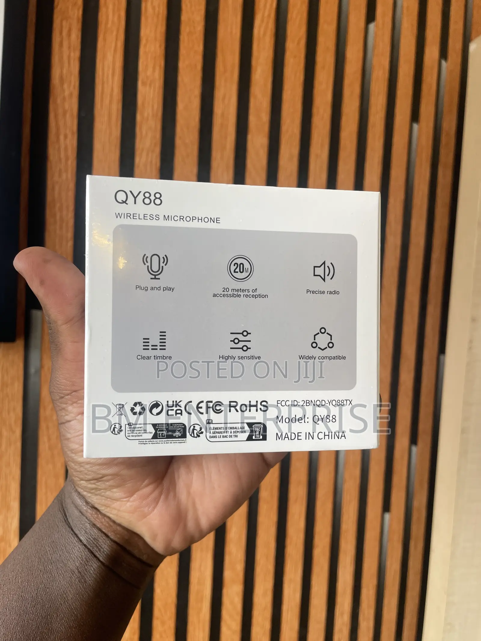 QY88 Magnetic Dual Wireless Microphones