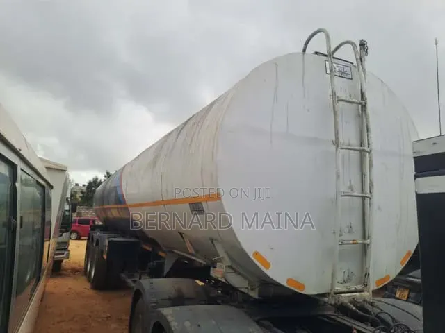 Trailer
Gooseneck