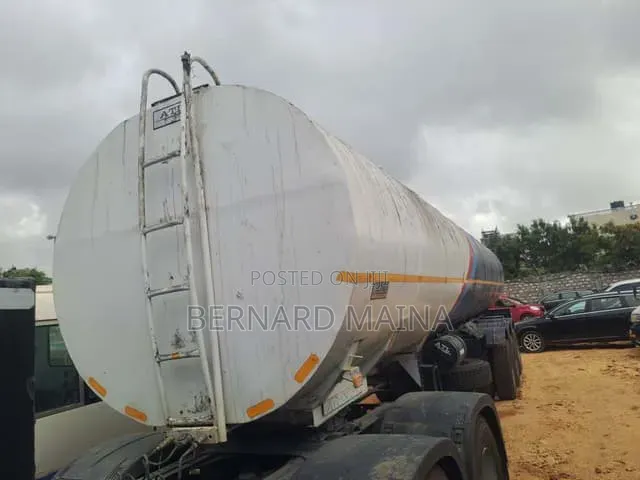Trailer
Gooseneck