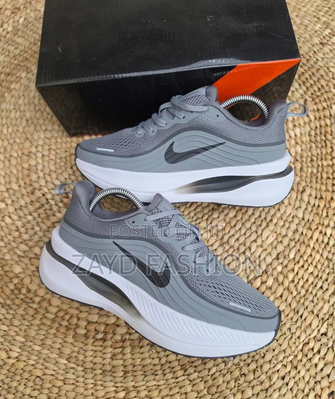 Nike Vomero Plus Gray