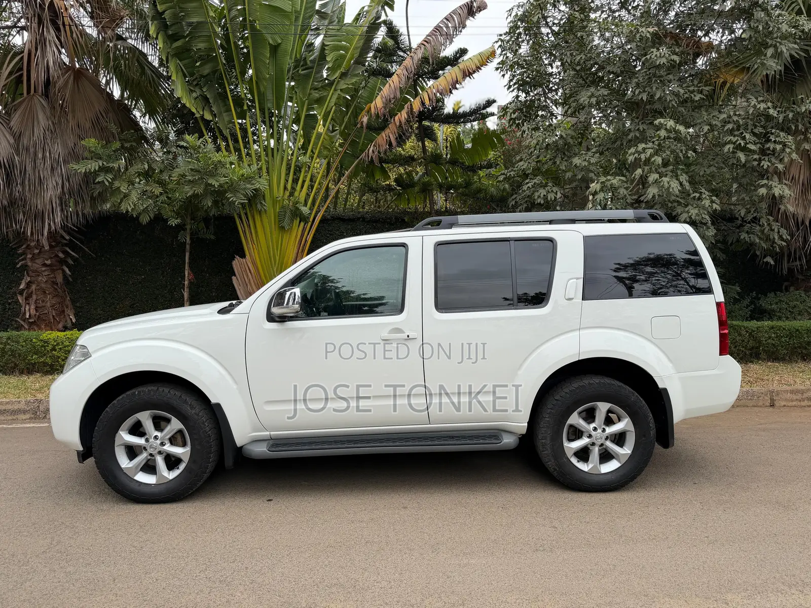 Nissan Pathfinder S 4x4 2013 White