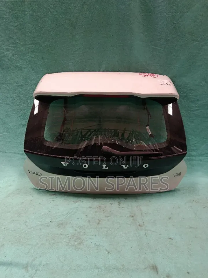 Tail GATE/boot VOLVO V40 2015