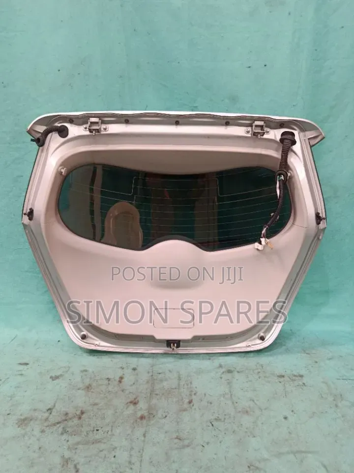 Tail Gate/Boot Nissan Leaf Ze0 2012