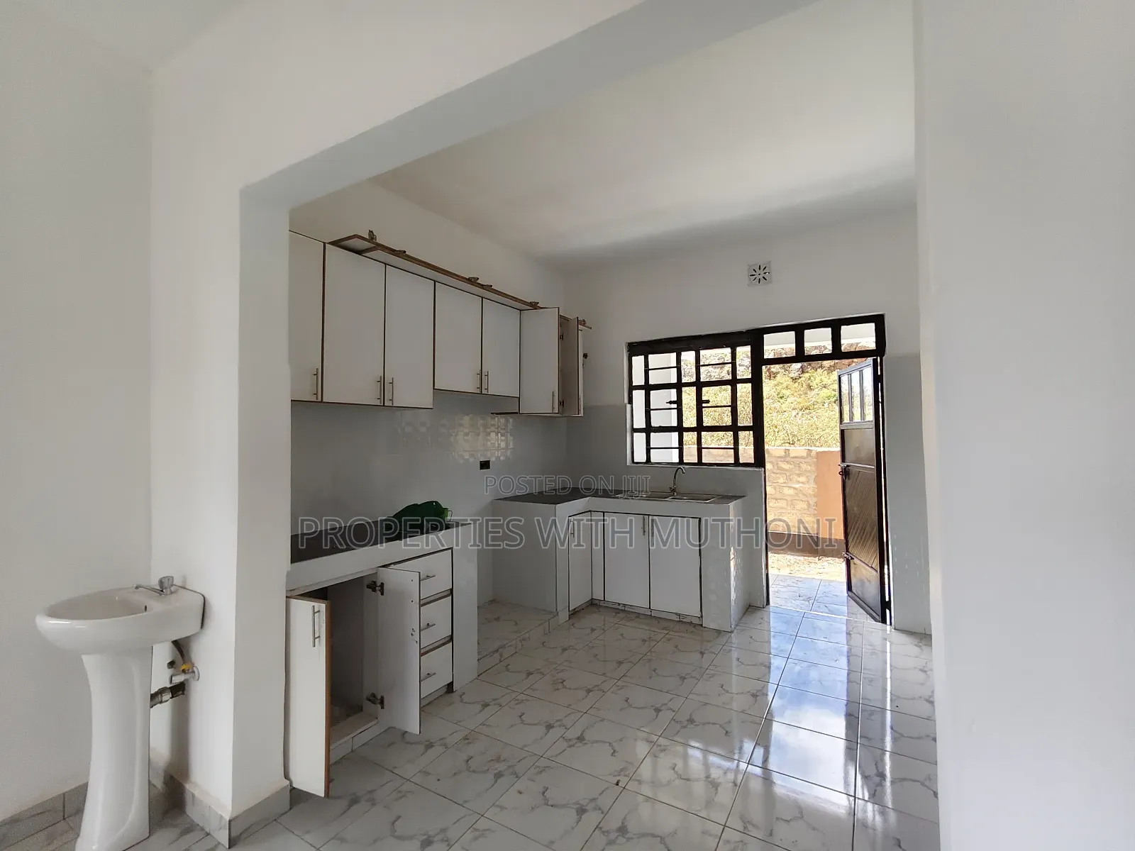 3bdrm Bungalow in Ngong CBD for sale