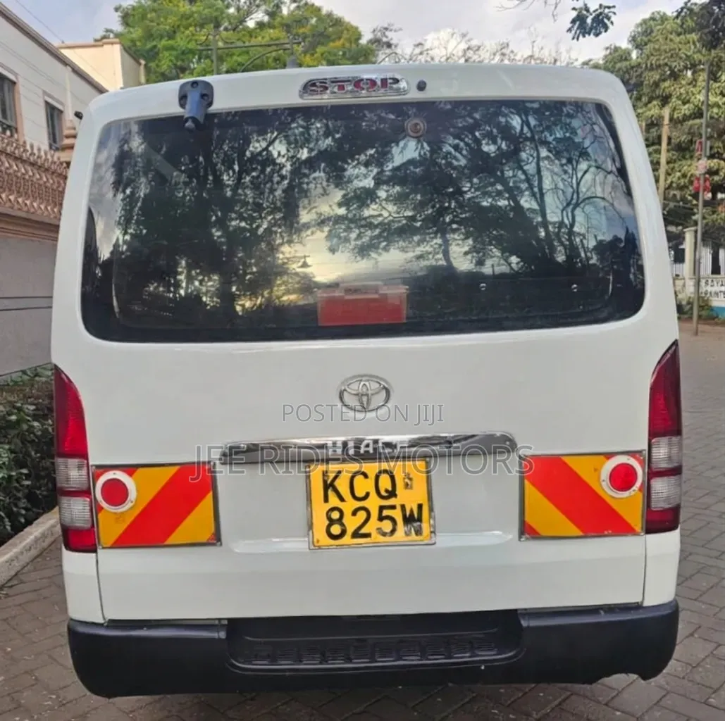 Toyota HiAce 2012 White