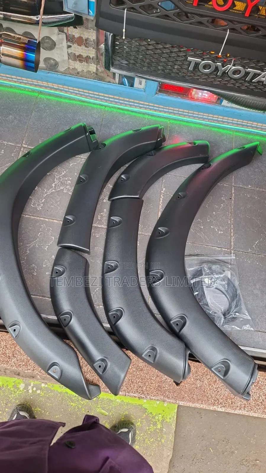 Land Cruiser LC80/FJ80 Heavy Duty Fender Flare Kit