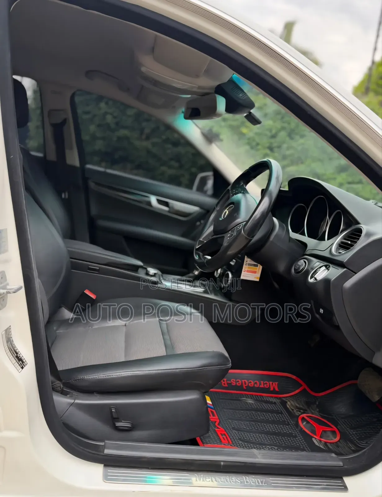 Mercedes-Benz C200 2012
