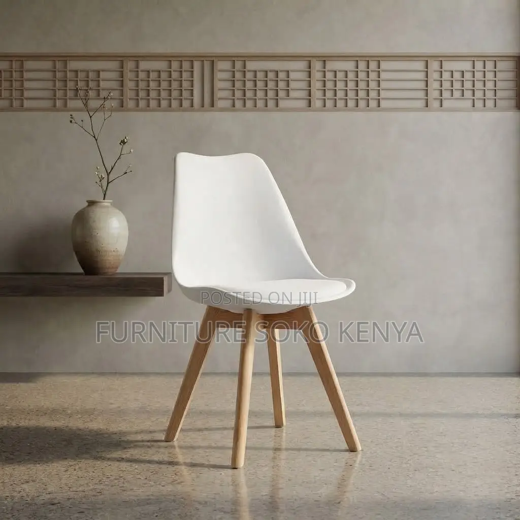 Dining Chair: Nordic Style Wooden Eames Chair