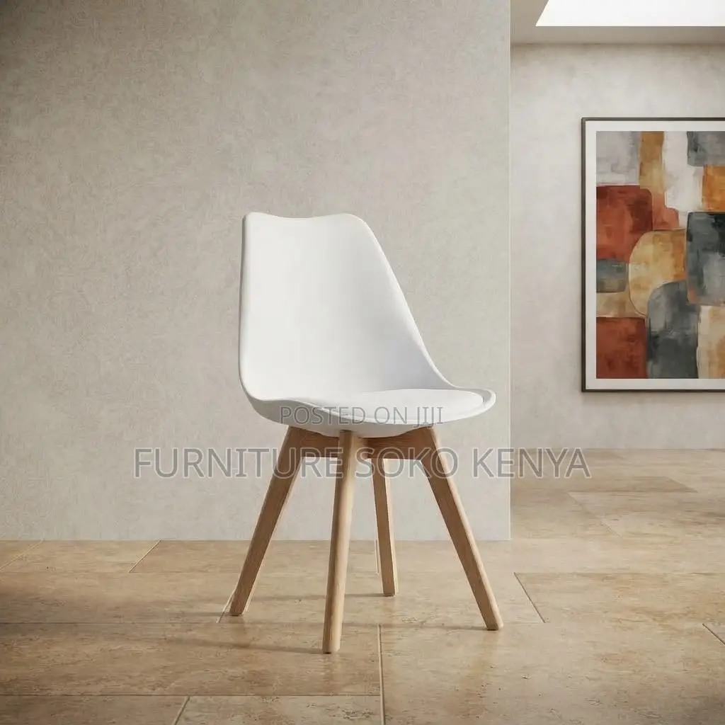 Dining Chair: Nordic Style Wooden Eames Chair