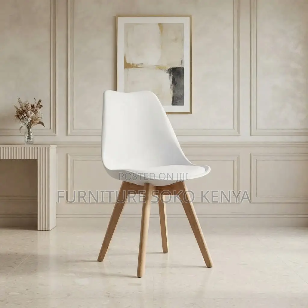 Dining Chair: Nordic Style Wooden Eames Chair