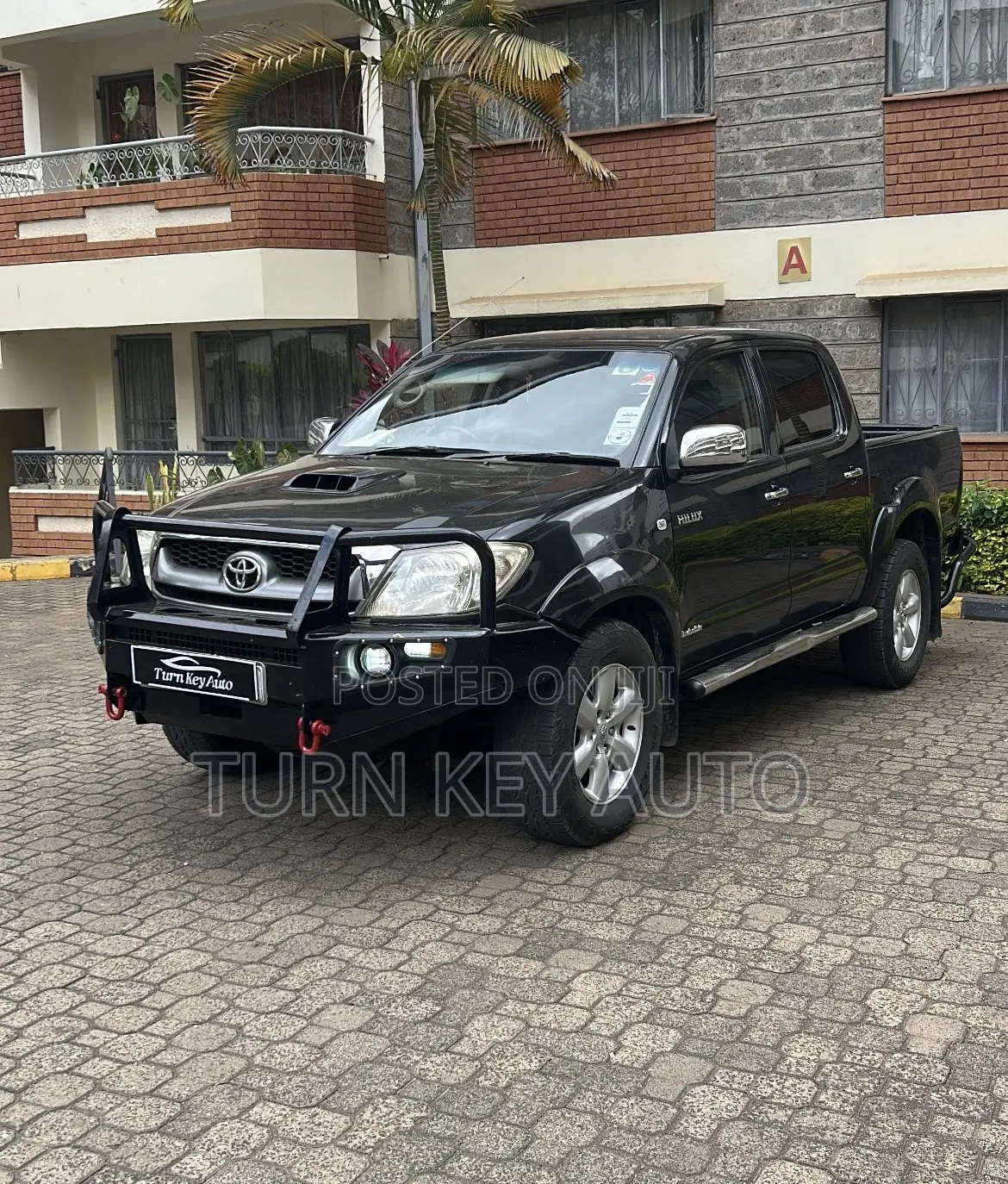 Toyota Hilux 2011 Black