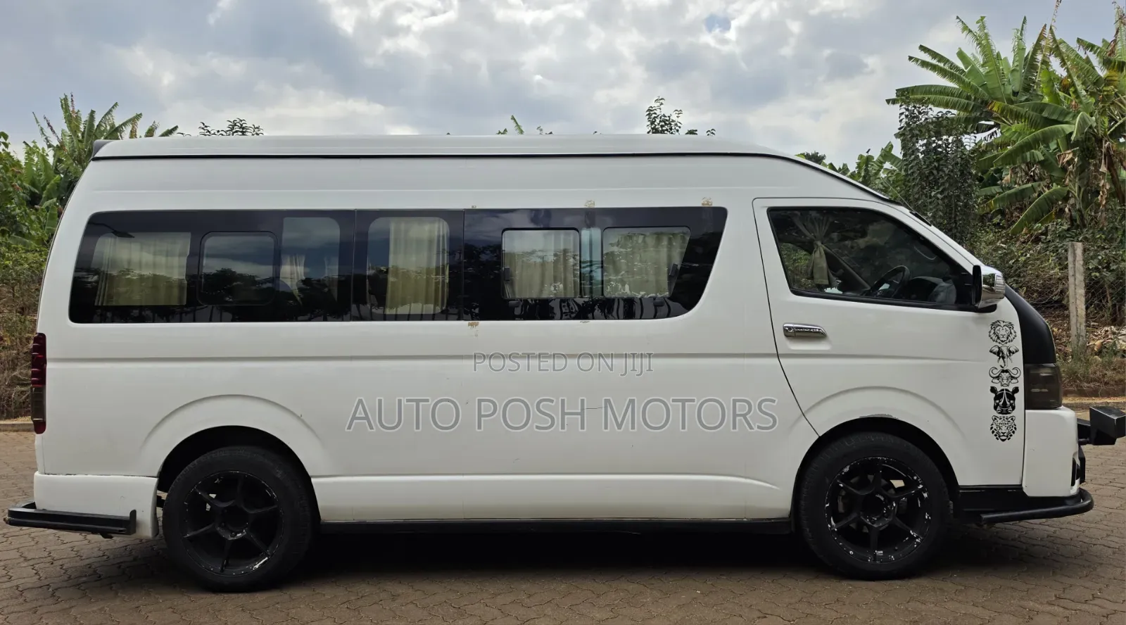 Toyota HiAce 2018 White