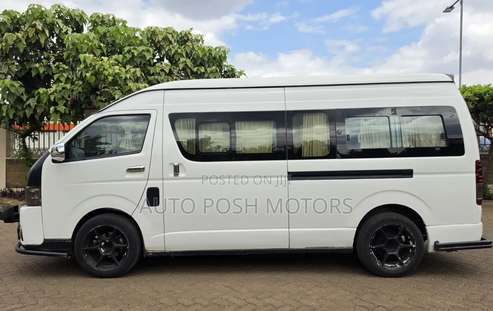 Toyota HiAce 2018 White