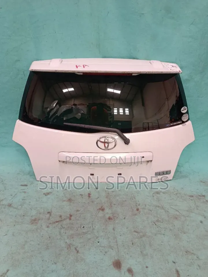 Tail GATE/boot TOYOTA IST NCP61 2006