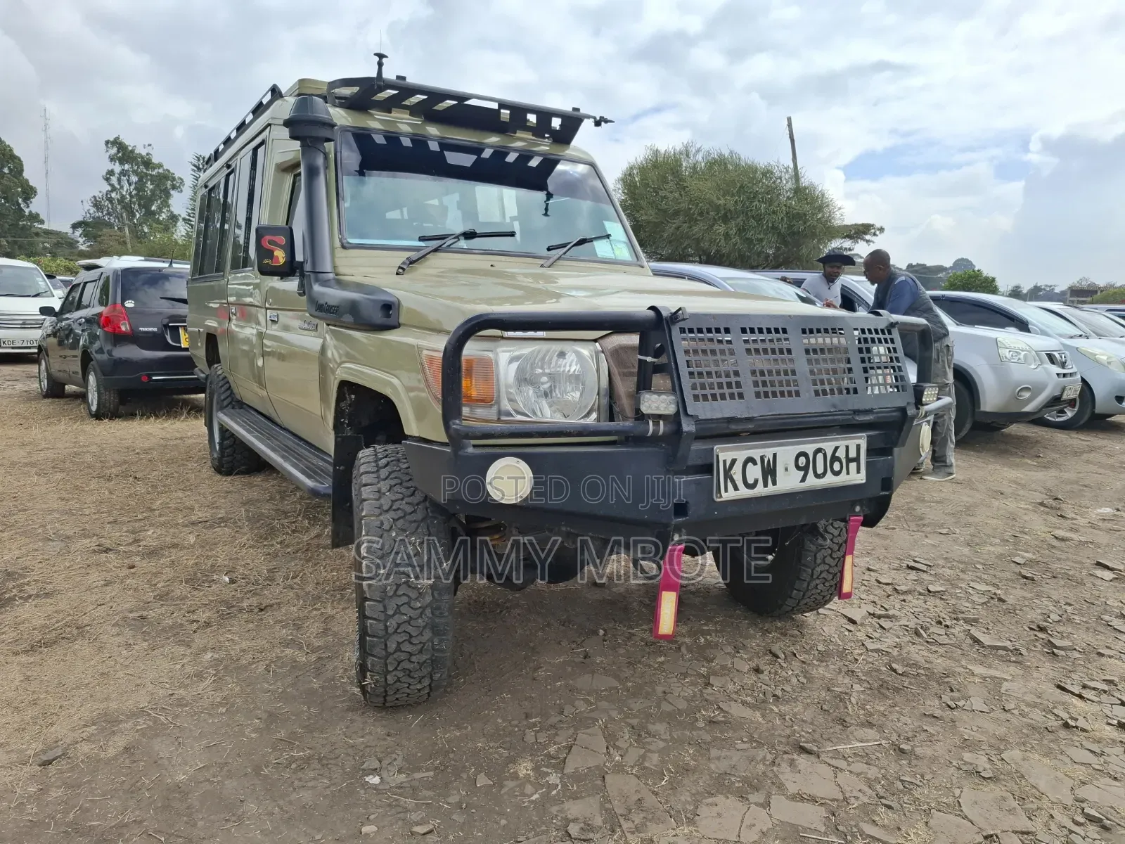 Toyota Land Cruiser 4.0 V6 GX 2013 Beige