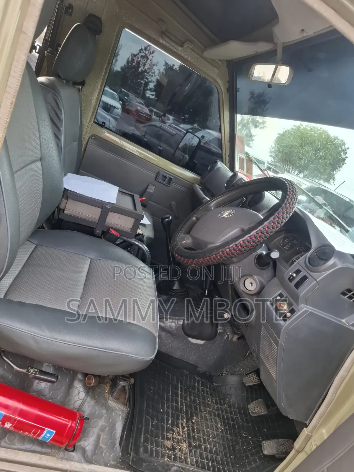 Toyota Land Cruiser 4.0 V6 GX 2013 Beige