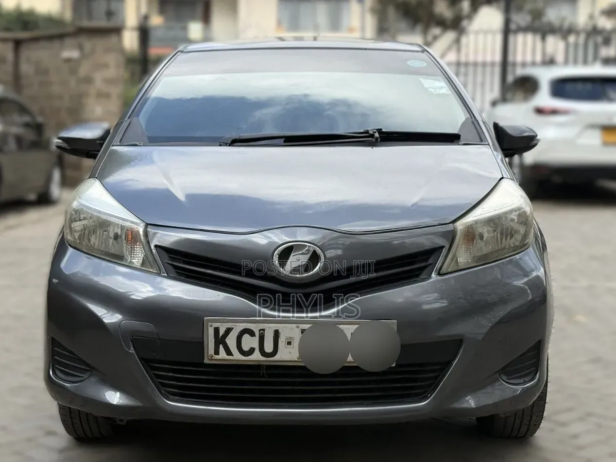 Toyota Vitz 2013 Gray
