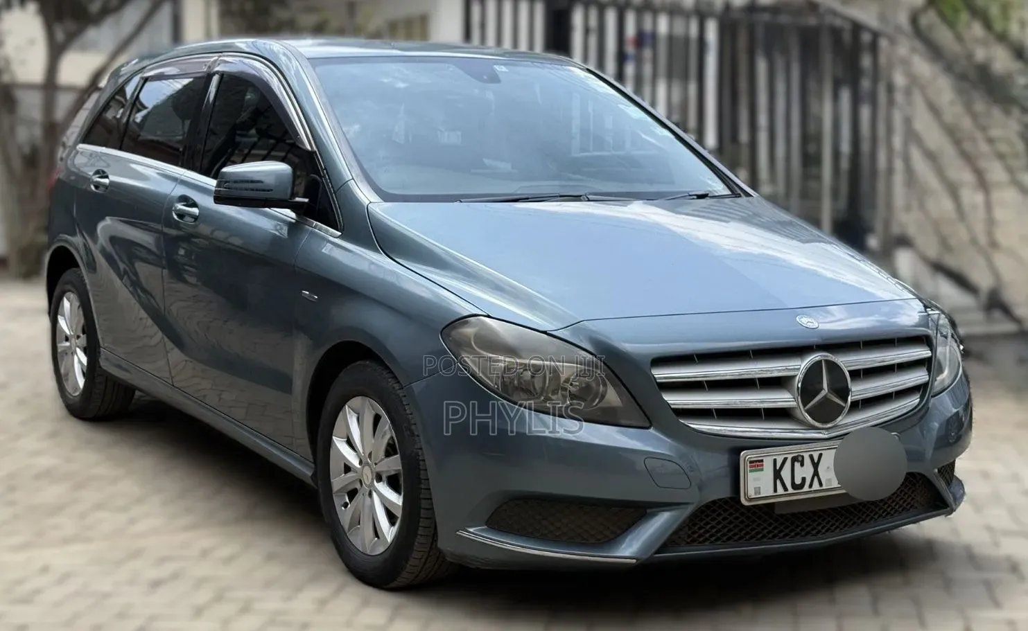 Mercedes-Benz B-Class 2012 Blue