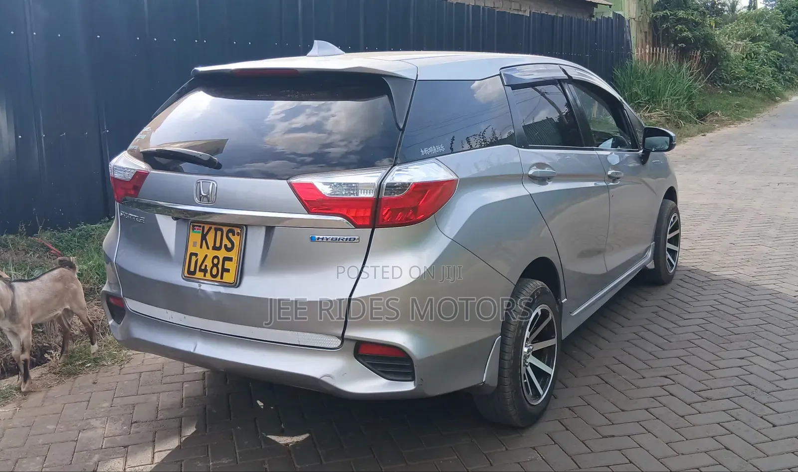 Honda Fit Shuttle 2017 Silver