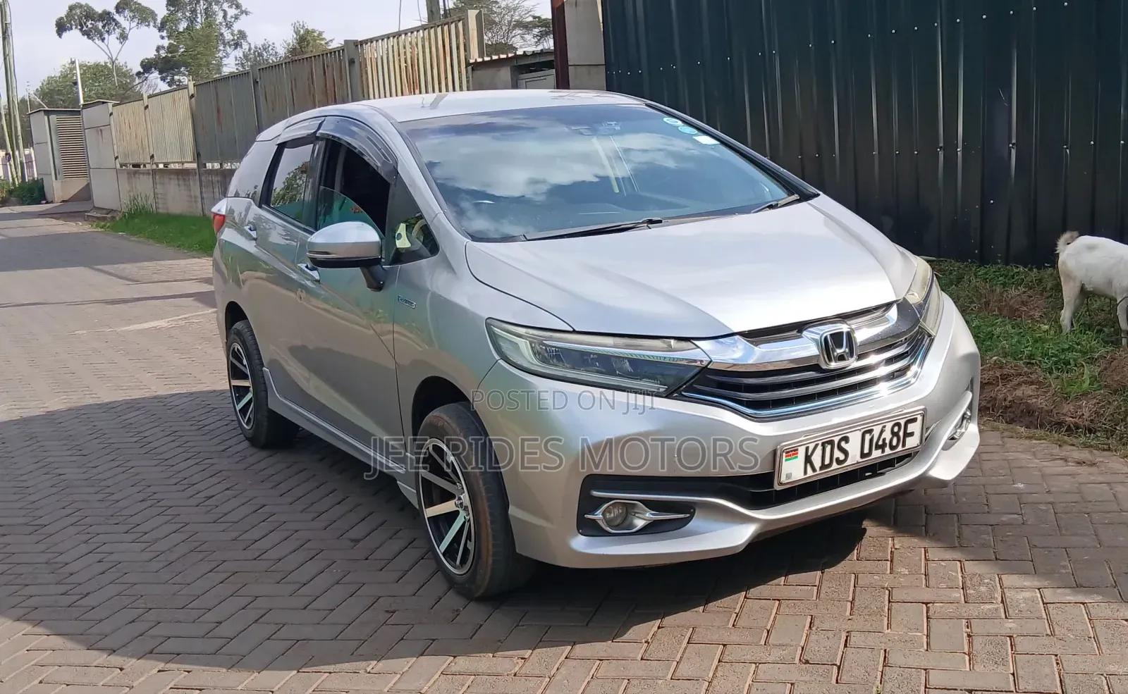 Honda Fit Shuttle 2017 Silver