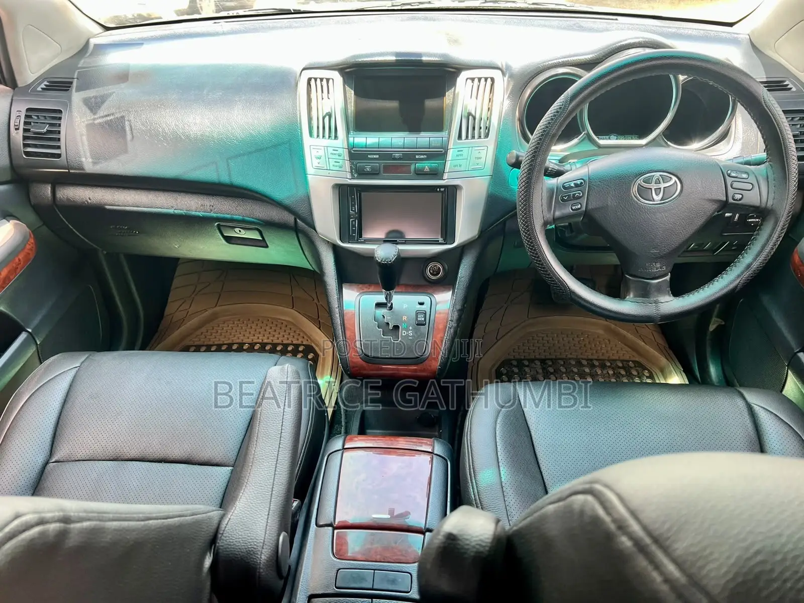 Toyota Harrier 2.4 2011 White