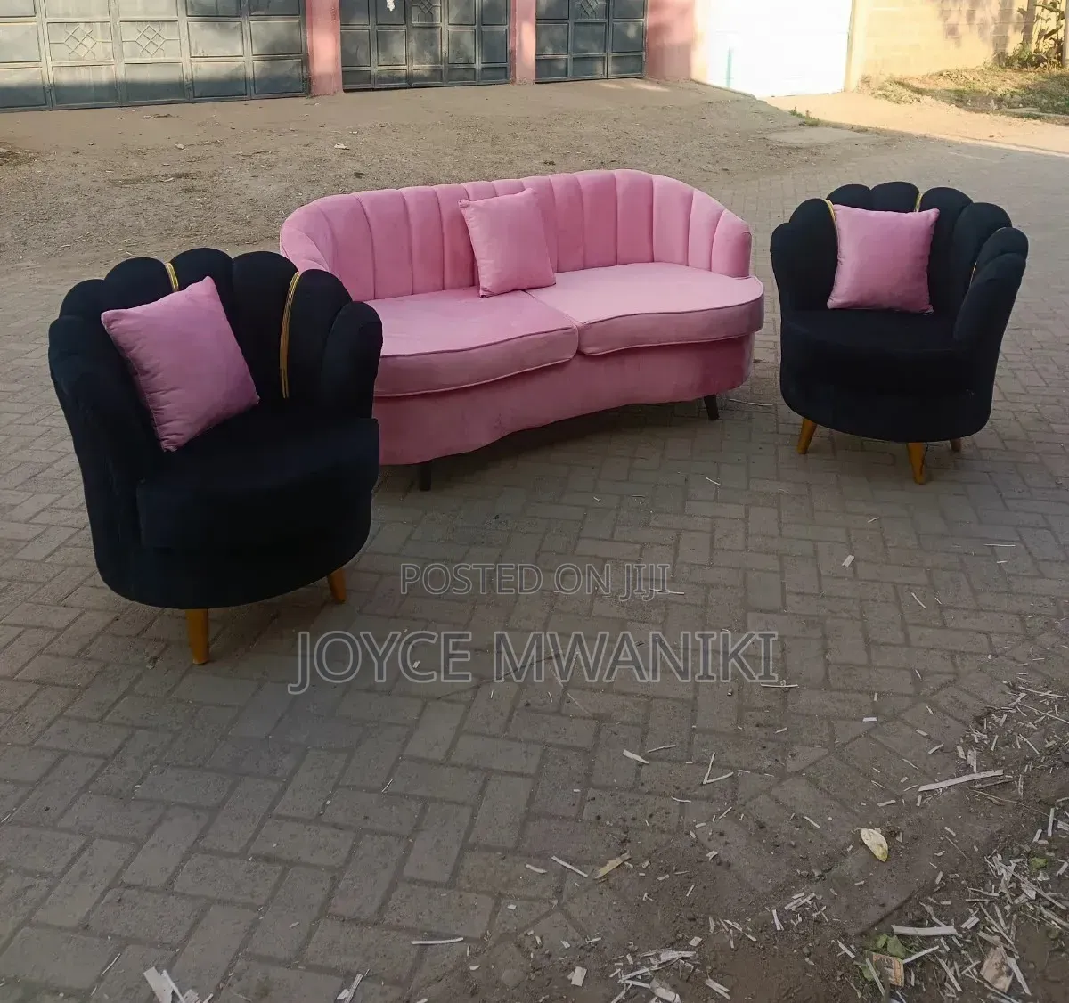 Stylish Flower Shaped, 5 Seater Sofa, Black and Pink. .