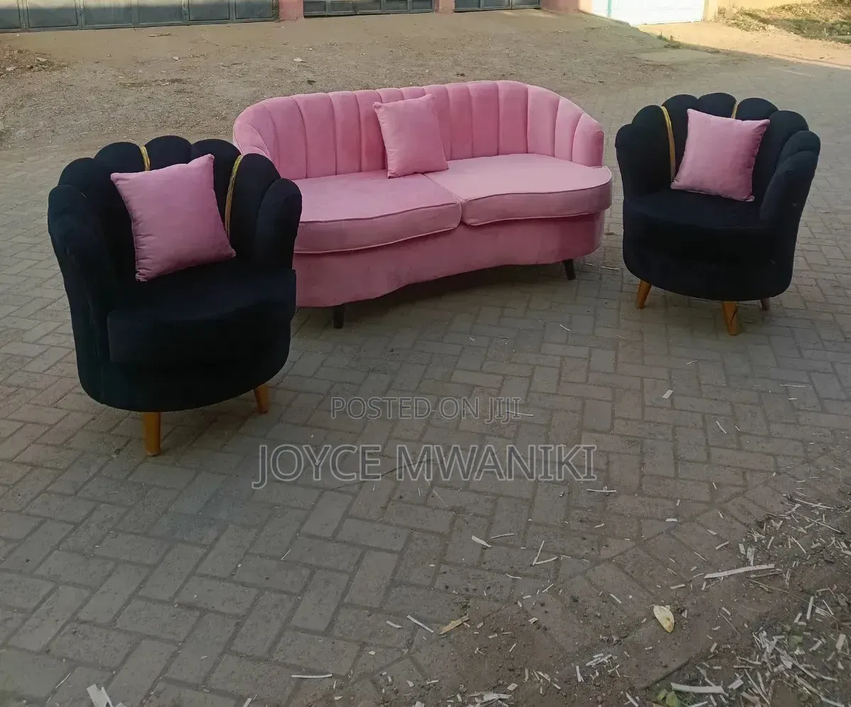 Stylish Flower Shaped, 5 Seater Sofa, Black and Pink. .