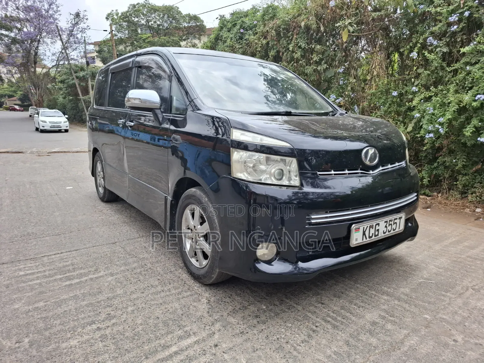 Toyota Voxy X 2WD 8-Seater 2009 Matt Black