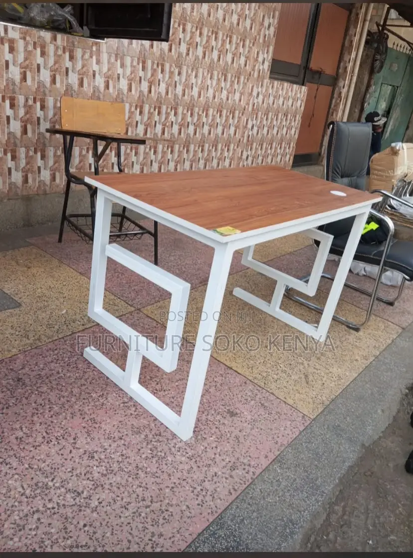 Office Desk : 1.2M Modern Rectangular Computer and Study Desk