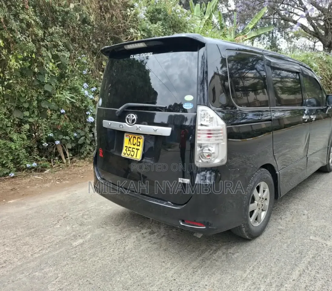 Toyota Voxy 2012 Black