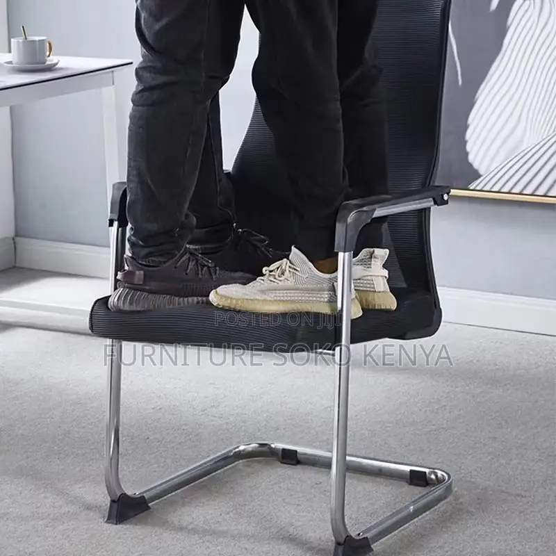 Office Chair : Ergonomic Mesh Conference Office Chair