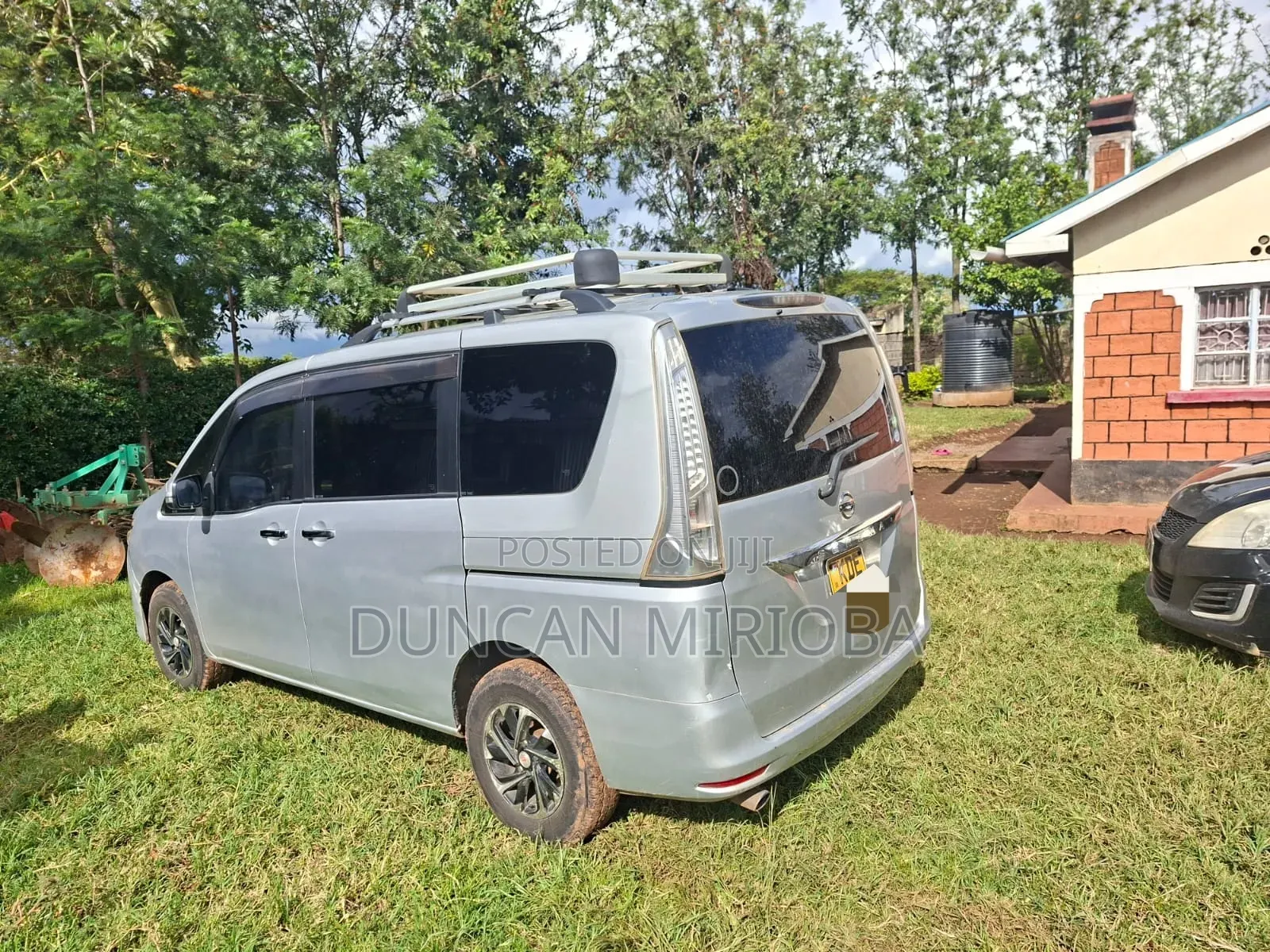 Nissan Serena 2014 Silver
