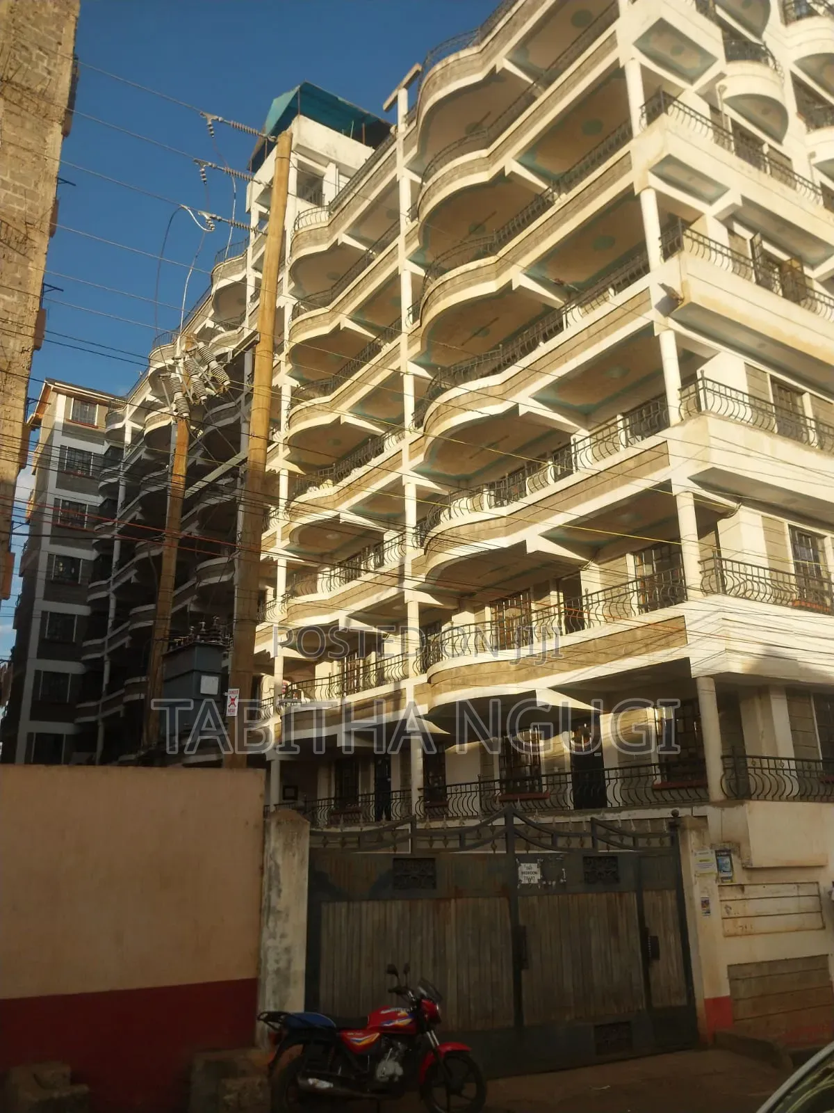 2bdrm Block of Flats in Regen for sale