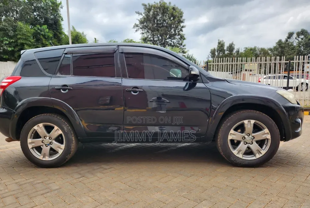 Toyota RAV4 2010 Black