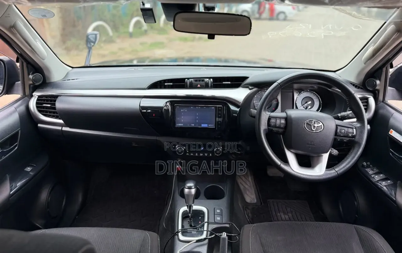 Toyota Hilux 2021 Blue