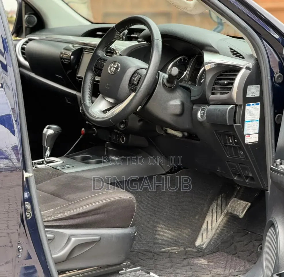 Toyota Hilux 2021 Blue