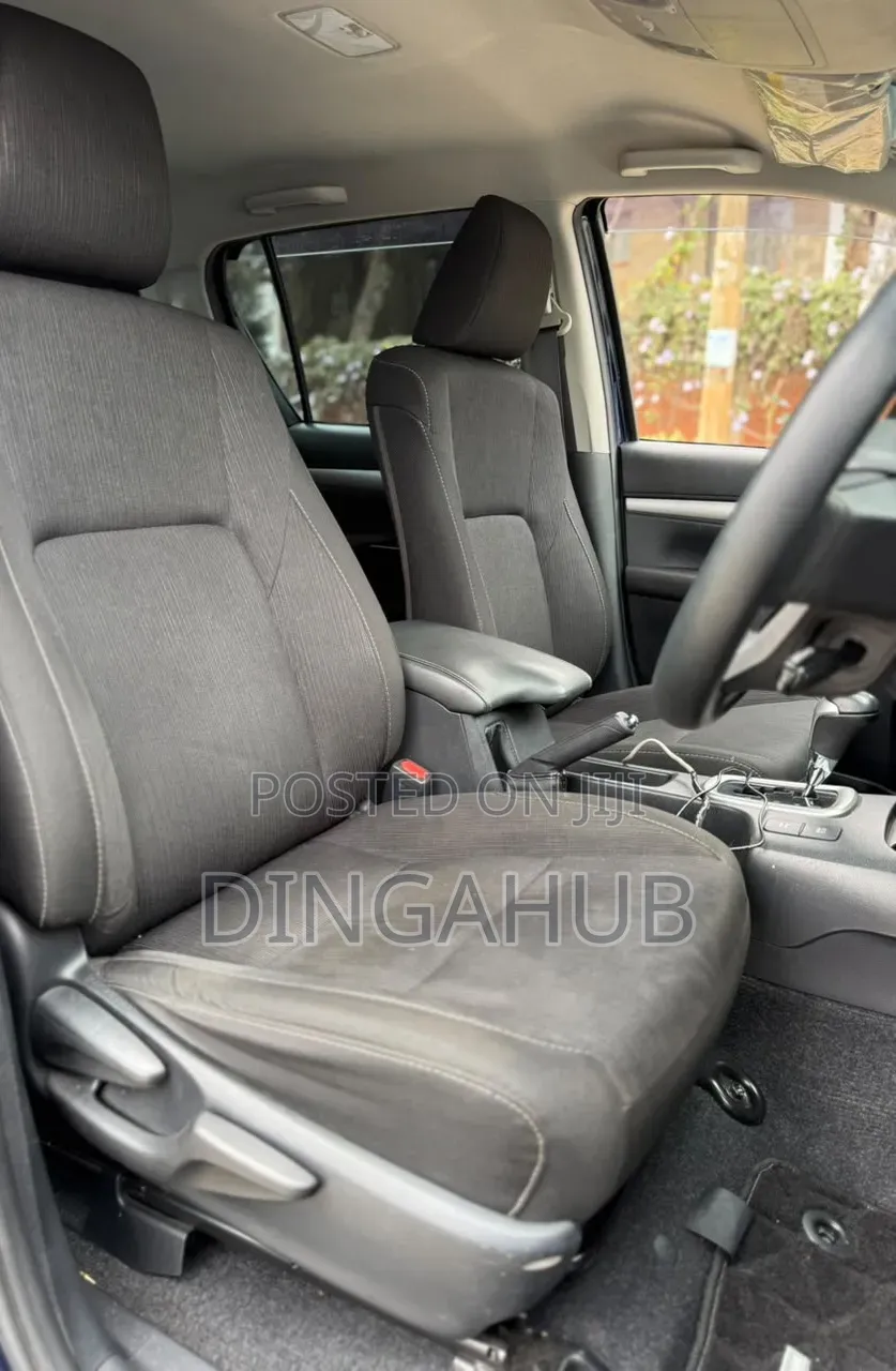 Toyota Hilux 2021 Blue