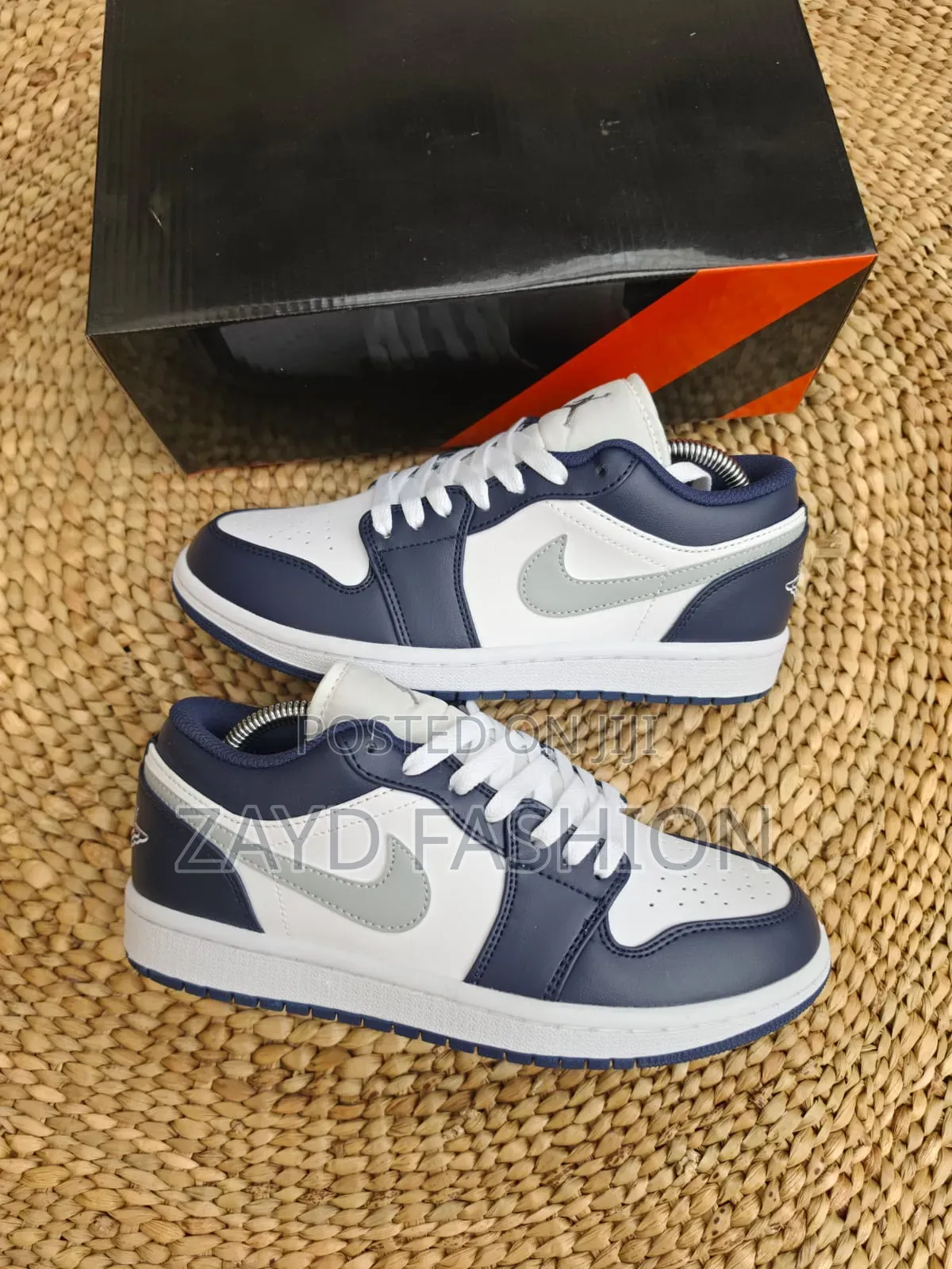 Air Jordan 1 Low Midnight Navy