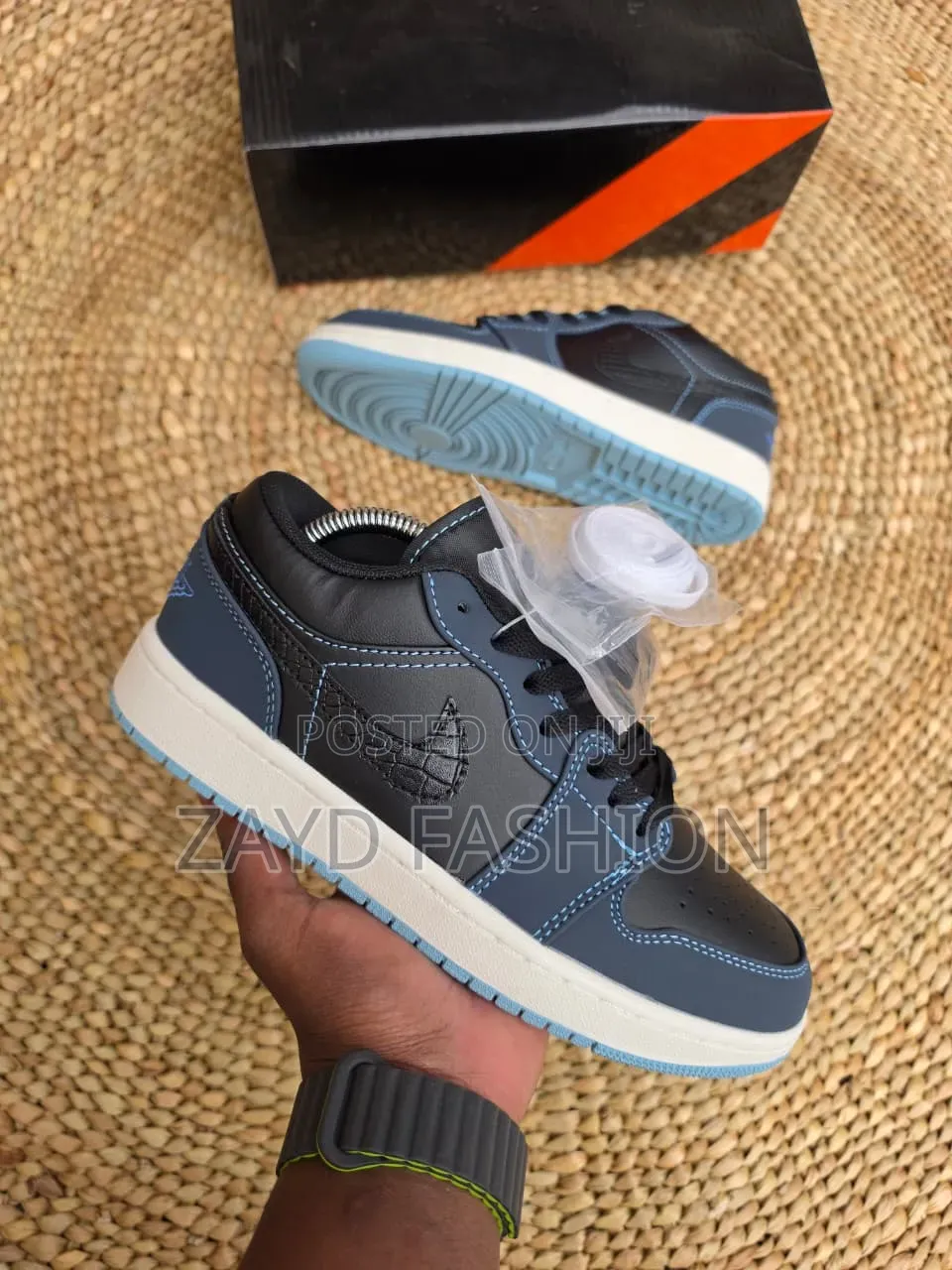 Air Jordan 1 Low Black Dark Obsidian