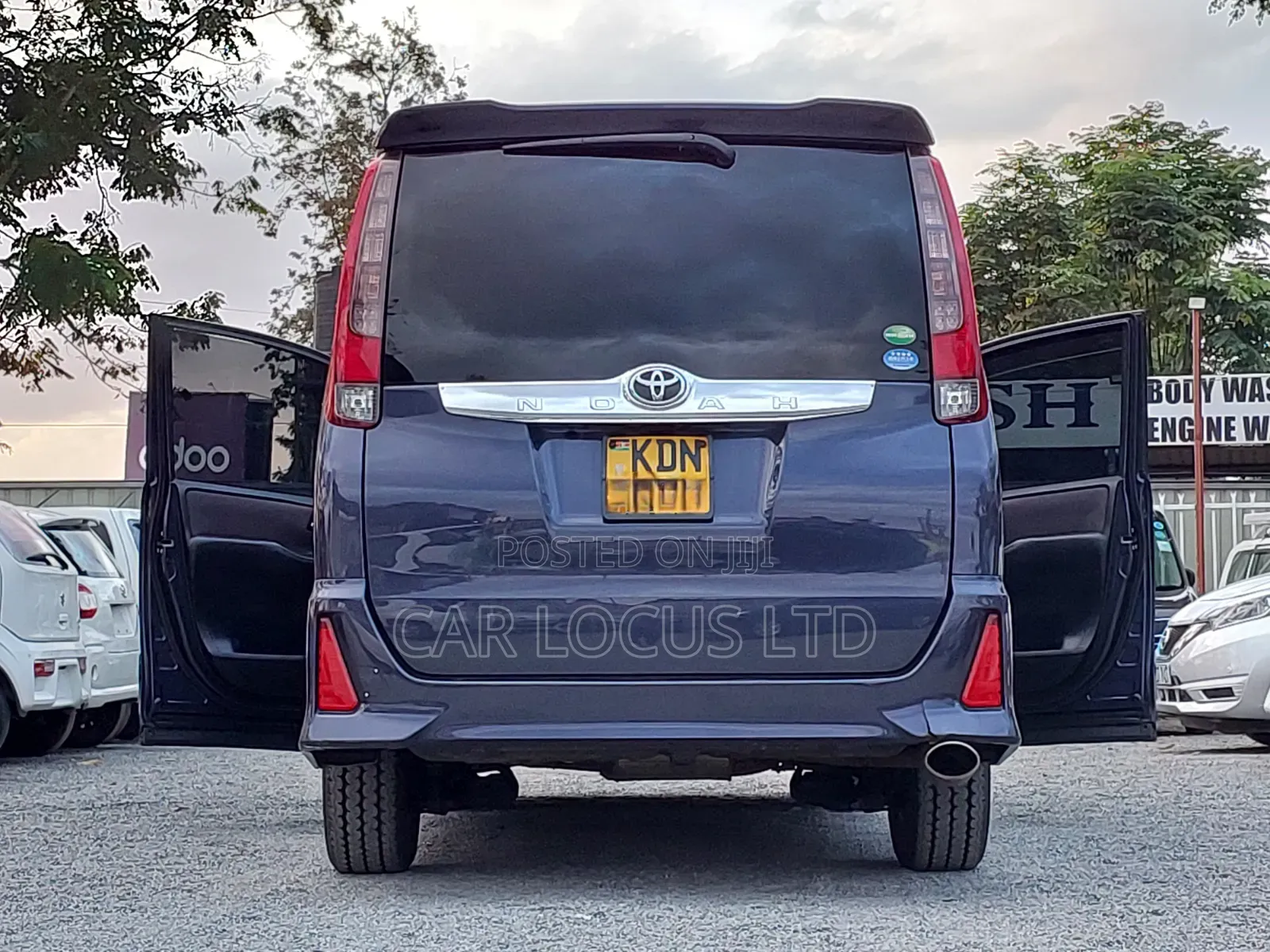Toyota Noah 2.0 FWD (7 Seater) 2016 Black