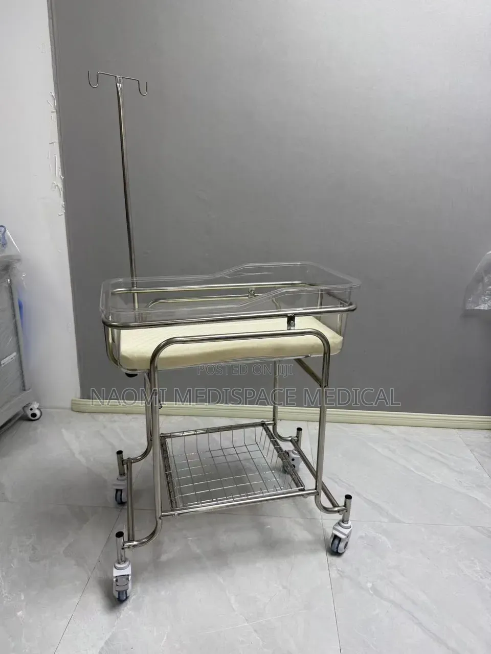 Comfortable and Transparent Hospital Baby Bassinet-for New Born Unit