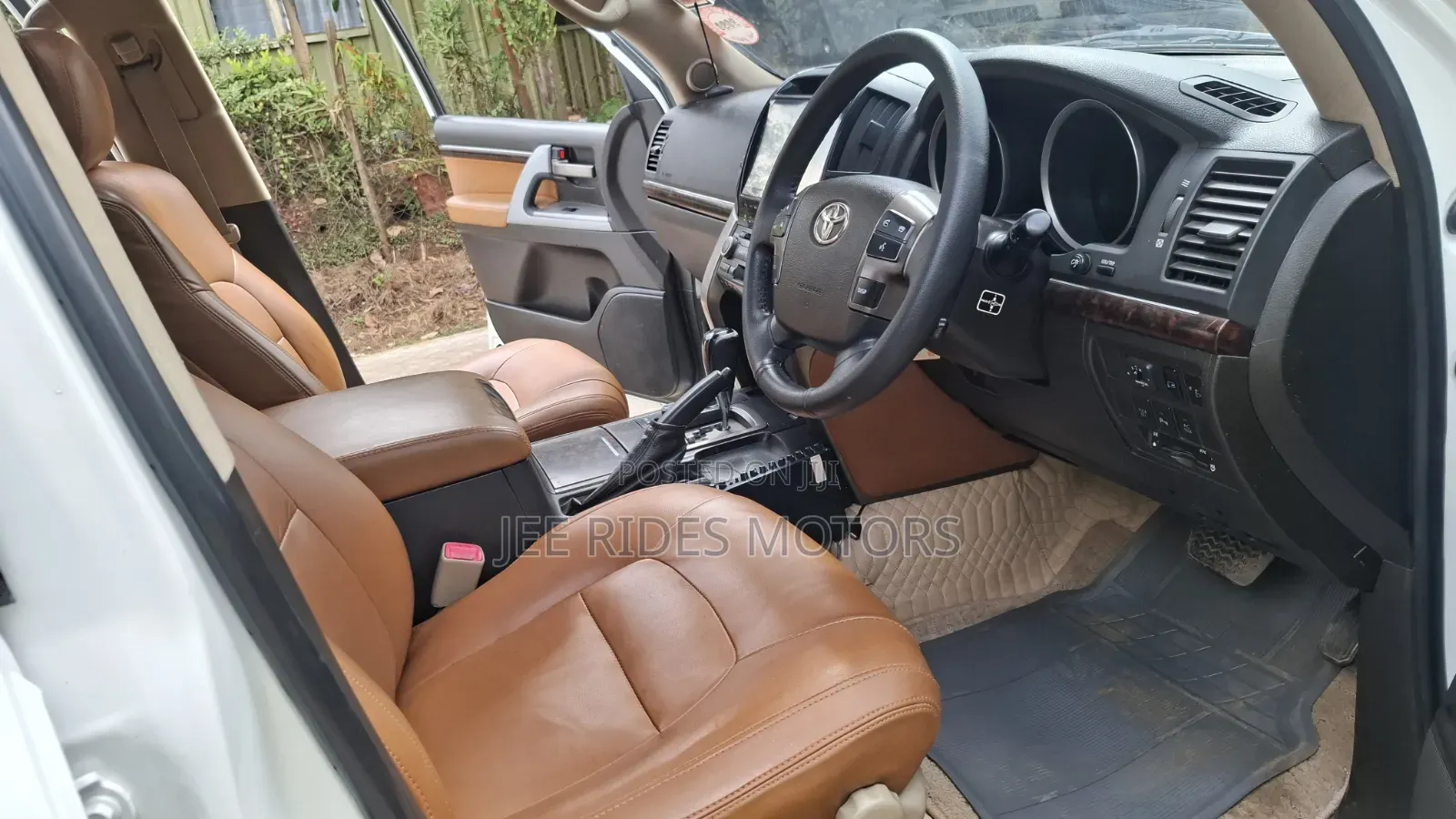 Toyota Land Cruiser 4.6 V8 AX G Selection 2010 White