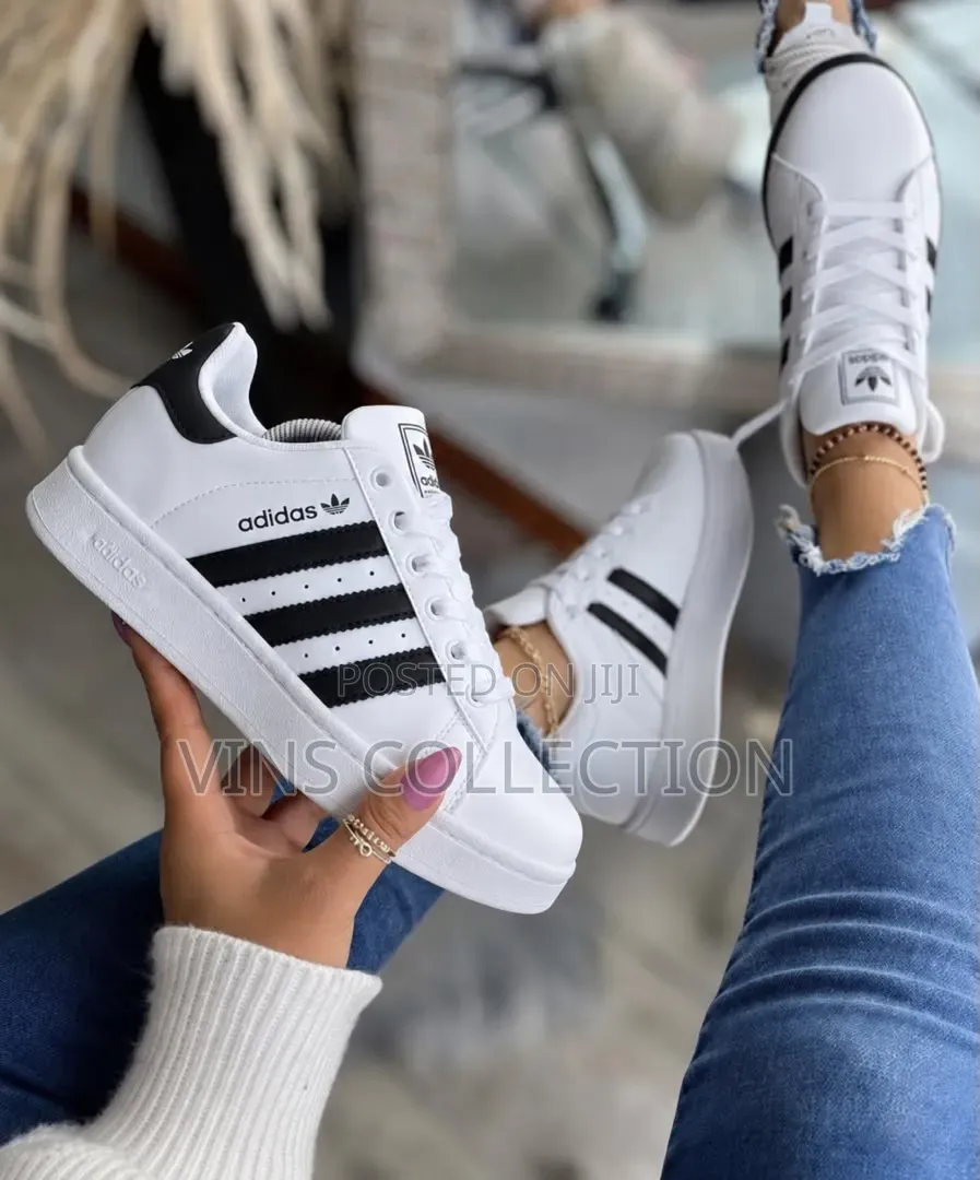 Adidas Sneakers