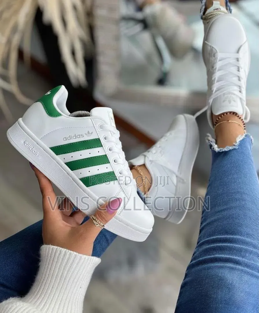 Adidas Sneakers
